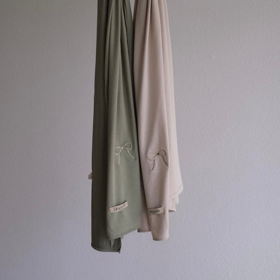 Bamboo jersey scarfs with bows